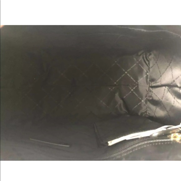 👜💕-Michael Kors large satchel black ‼️SALE‼️‼️ - Picture 3 of 5